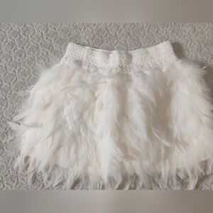 Elegant White Feather Mini Skirt